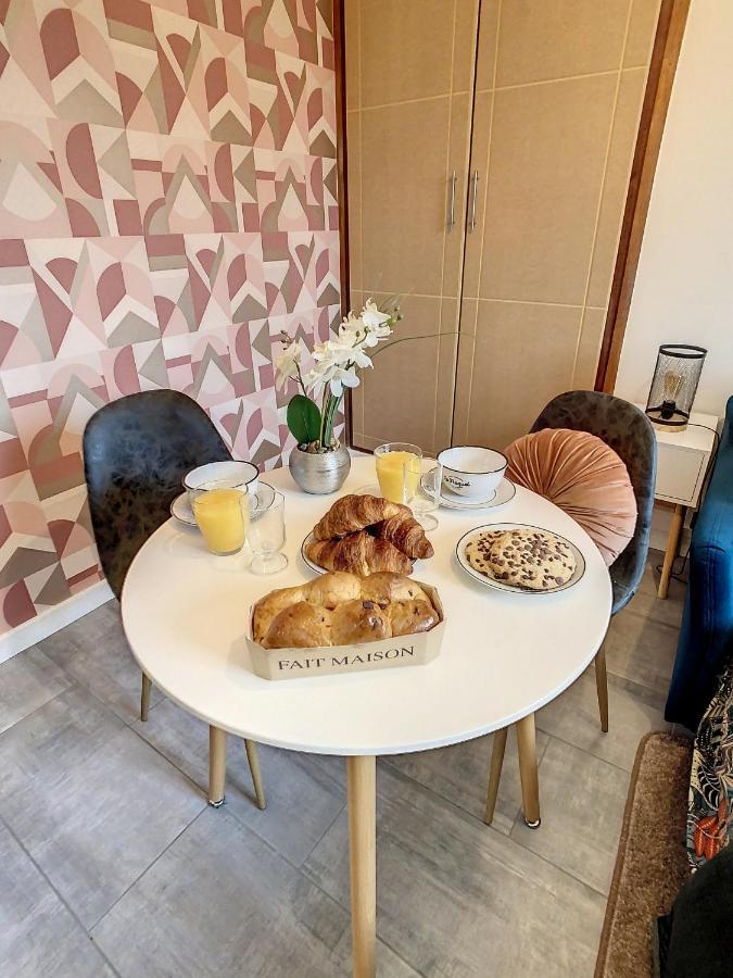 JOLI STUDIO MEUBLÉ TOUT ÉQUIPÉ HYPER CENTRE WiFi Appartamento Troyes Esterno foto